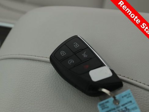 Used 2024 GMC Acadia Denali w/ Super Cruise Package image 3