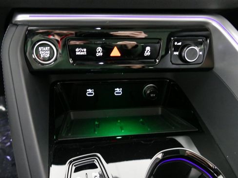 Certified 2025 Audi Q5 2.0T Premium Plus w/ Premium Plus image 22