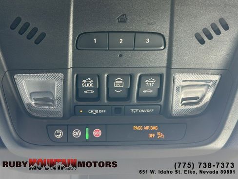 Used 2023 Buick Enclave Avenir image 18