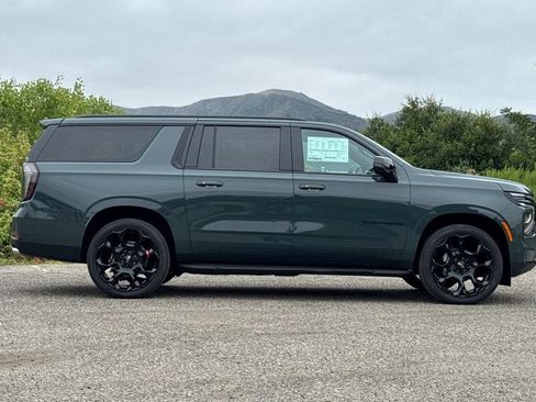 New 2026 Chevrolet Suburban RST AWD/4WD image 3