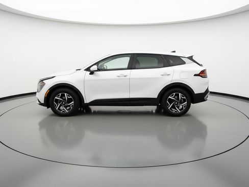 Used 2025 Kia Sportage LX image 5