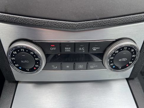 Used 2011 Mercedes-Benz C 300 Sedan image 18