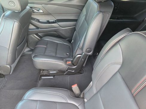 Used 2022 Chevrolet Traverse RS FWD image 9