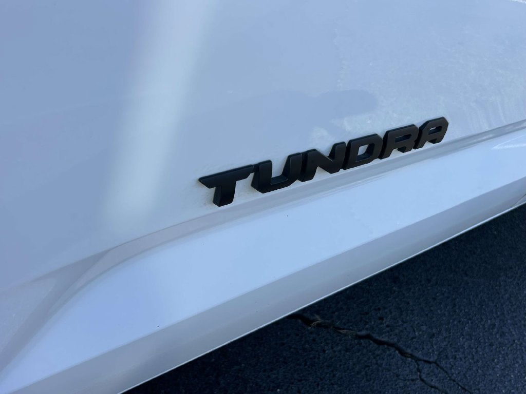 Used 2025 Toyota Tundra Limited AWD/4WD image 9