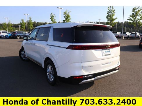 Used 2024 Kia Carnival LX FWD image 5