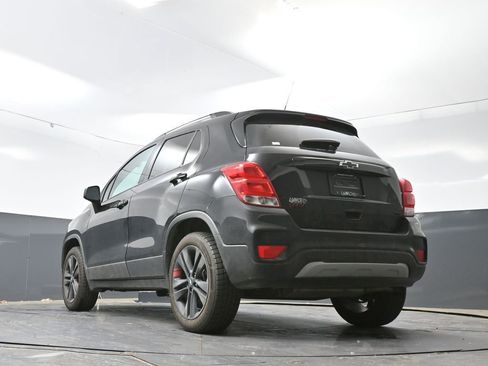 Used 2022 Chevrolet Trax LT w/ Redline Edition AWD/4WD image 29