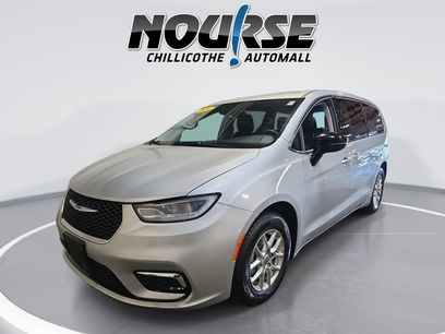 Used 2024 Chrysler Pacifica Touring-L