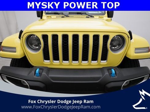 Used 2023 Jeep Wrangler Unlimited Sahara w/ Cold Weather Group image 21