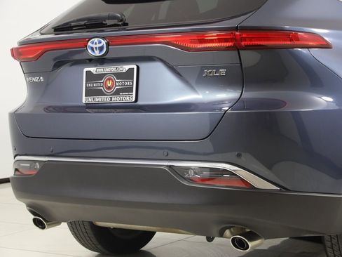 Used 2023 Toyota Venza XLE image 40
