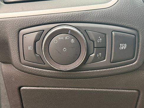 Used 2019 Ford Edge SEL AWD/4WD image 23