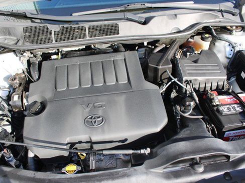 Used 2013 Toyota Venza XLE image 35