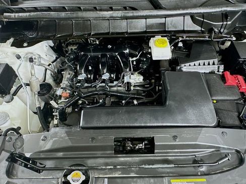 Used 2024 Nissan Pathfinder SV image 28