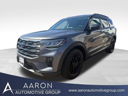 Used 2025 Ford Explorer Active w/ Active Comfort Package image 1