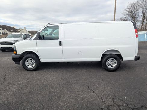 New 2025 Chevrolet Express 2500 w/ Driver Convenience Package image 5