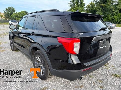 Used 2021 Ford Explorer XLT w/ Equipment Group 202A AWD/4WD image 3