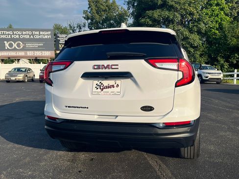 Used 2022 GMC Terrain SLE w/ Driver Convenience Package image 11