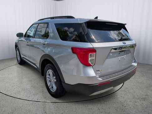Used 2022 Ford Explorer XLT w/ Equipment Group 202A AWD/4WD image 5