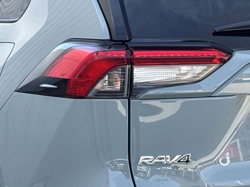 Used 2023 Toyota RAV4 XLE Premium image 6