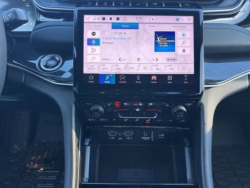 Used 2024 Jeep Grand Cherokee Trailhawk w/ Luxury Tech Group III image 21