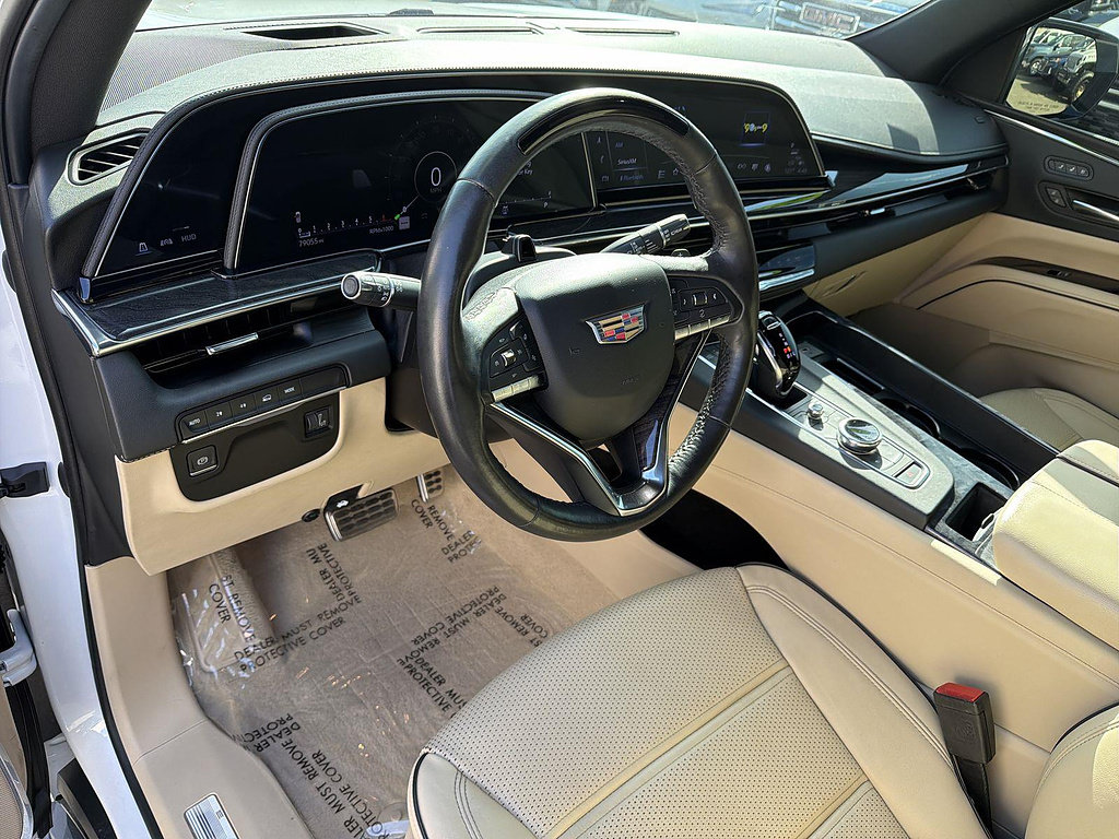 Used 2022 Cadillac Escalade Premium Luxury AWD/4WD image 3