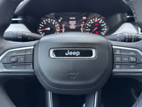 Used 2024 Jeep Compass Limited w/ Sun and Sound Group AWD/4WD image 11