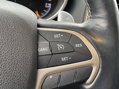 Used 2016 Jeep Grand Cherokee Limited w/ Luxury Group II image 16