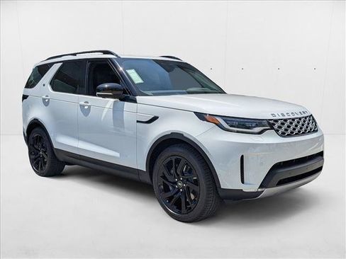 New 2025 Land Rover Discovery S image 6