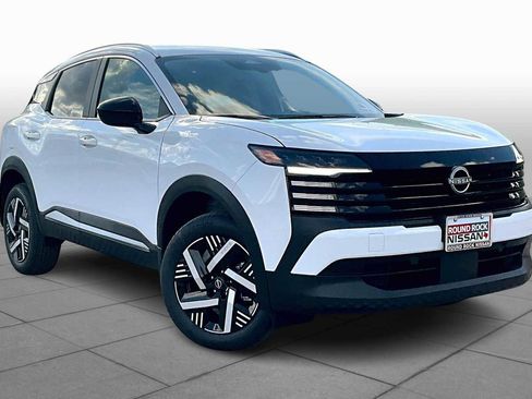 New 2026 Nissan Kicks SV image 2