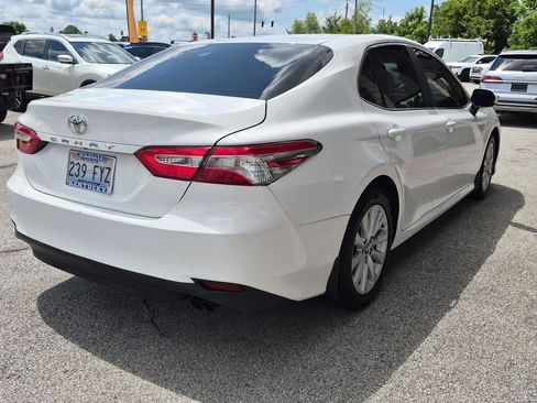 Used 2018 Toyota Camry LE FWD image 4