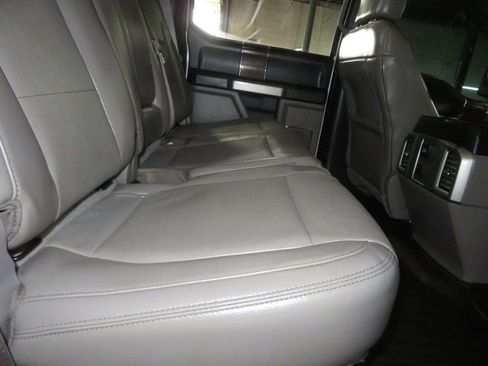 Used 2015 Ford F150 Lariat AWD/4WD image 32