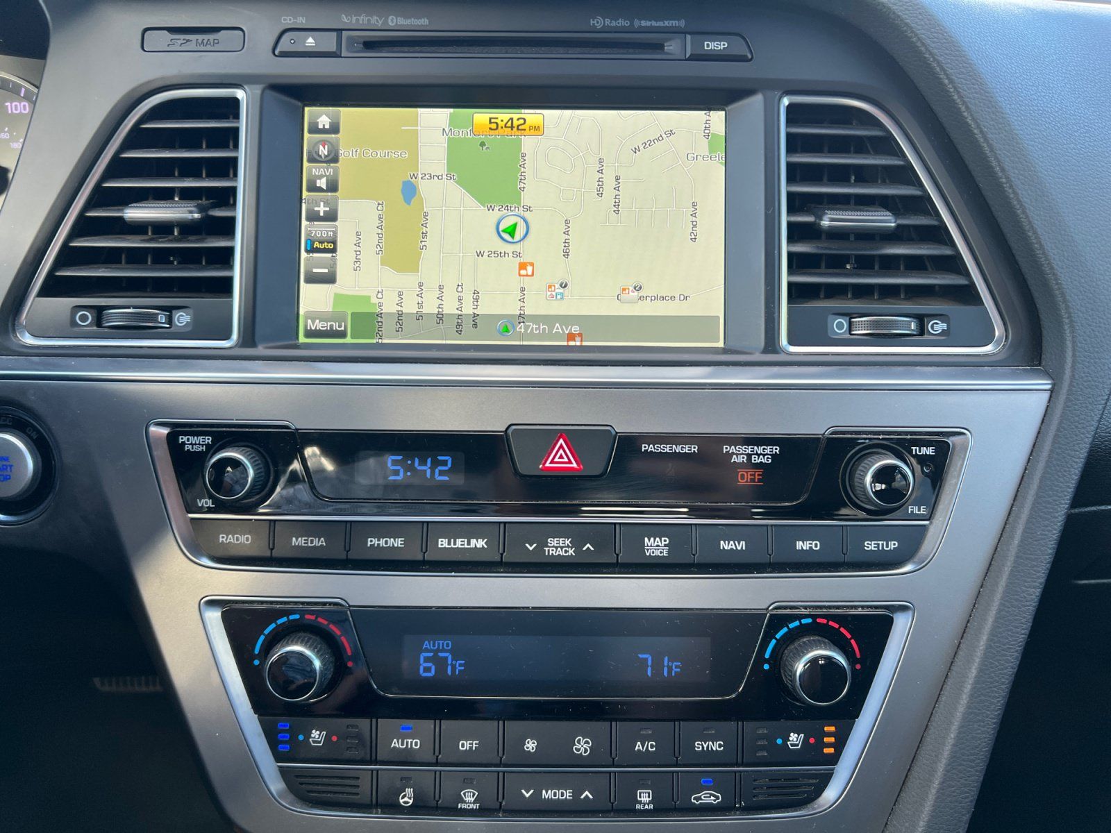 Used 2015 Hyundai Sonata Limited w/ Option Group 06 FWD image 12