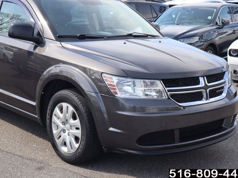 Used 2016 Dodge Journey SE w/ Flexible Seating Group image 2