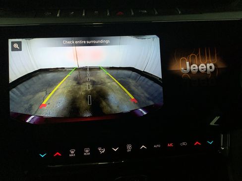 New 2026 Jeep Grand Cherokee Altitude AWD/4WD image 19