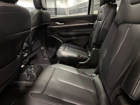 New 2026 Jeep Grand Cherokee L Limited w/ Limited Altitude Package AWD/4WD image 7