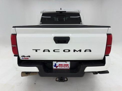 Used 2025 Toyota Tacoma TRD Sport w/ TRD Sport Premium Package image 39