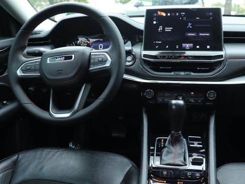 Used 2022 Jeep Compass Trailhawk image 28