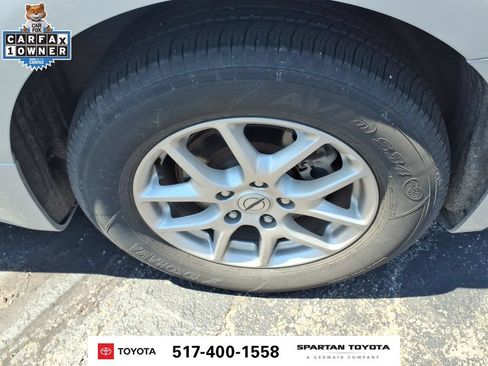 Used 2024 Chrysler Pacifica Touring-L FWD image 11