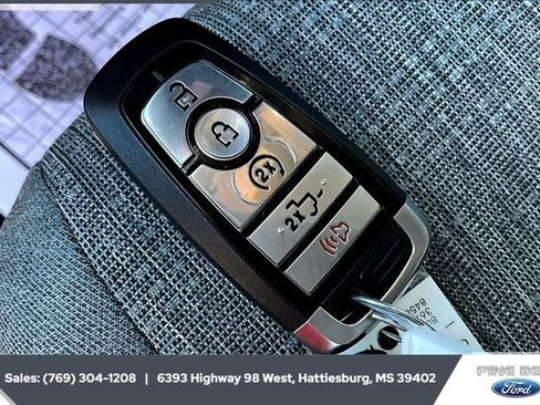 Used 2022 Ford F150 XLT w/ Equipment Group 302A High image 9