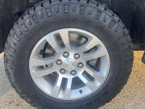 Used 2017 Chevrolet Tahoe LT image 19