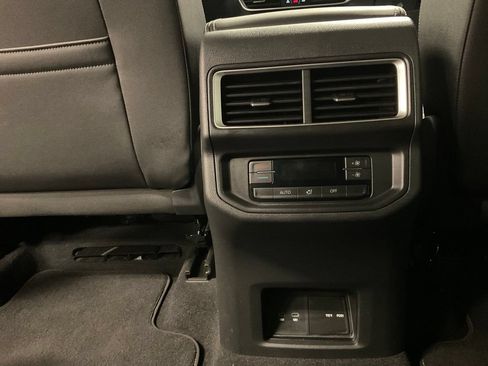 Used 2025 Volkswagen Atlas SE AWD/4WD image 34