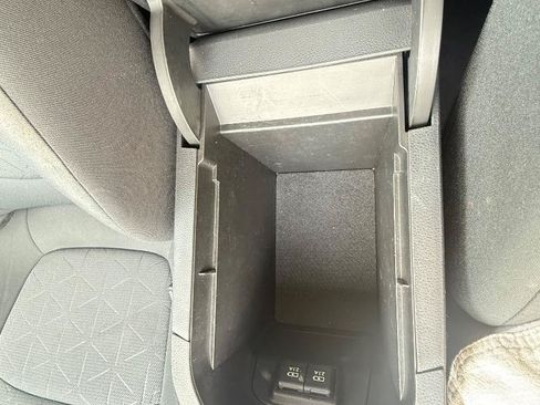 Used 2020 Toyota RAV4 XLE FWD image 15
