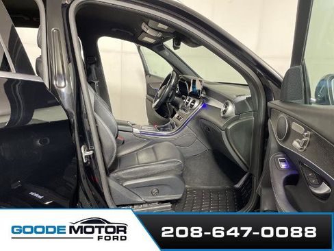 Used 2022 Mercedes-Benz GLC 300 4MATIC image 23