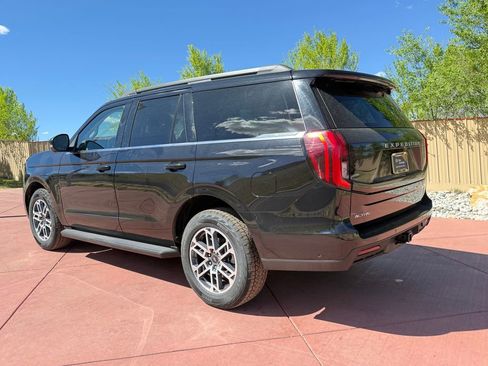 Used 2025 Ford Expedition Active image 5