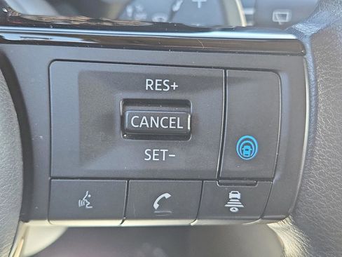 Used 2023 Nissan Rogue SV image 29