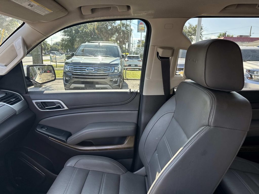 Used 2019 GMC Yukon XL Denali w/ Denali Ultimate Package RWD image 18