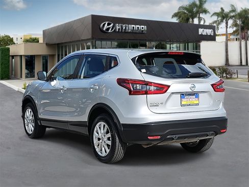 Used 2021 Nissan Rogue Sport S image 5