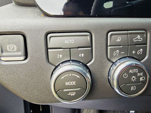 New 2026 GMC Sierra 1500 SLT w/ SLT Premium Plus Package image 31