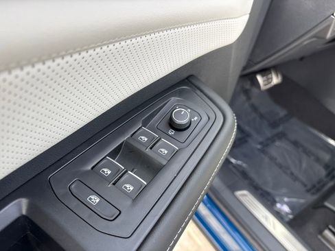 New 2026 Volkswagen Atlas Cross Sport SEL Premium R-Line image 11