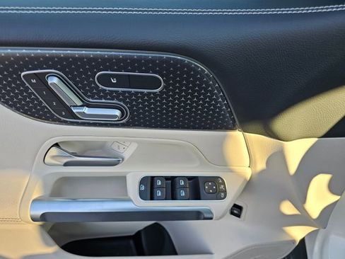 New 2026 Mercedes-Benz GLB 250 4MATIC image 20