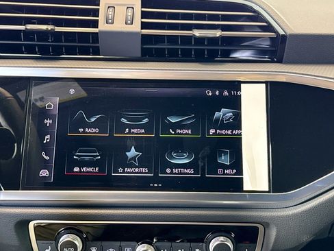 New 2025 Audi Q3 2.0T Premium image 12